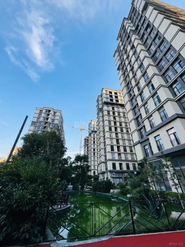 Satılır 4 otaqlı mənzil 145 m²