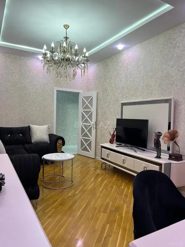 Kirayə verilir 2 otaqlı mənzil 90 m²