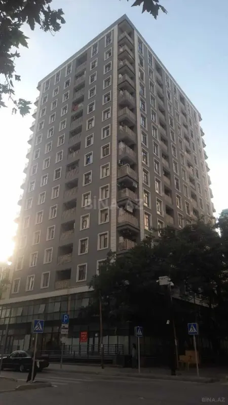 Satılır 3 otaqlı mənzil 107 m²