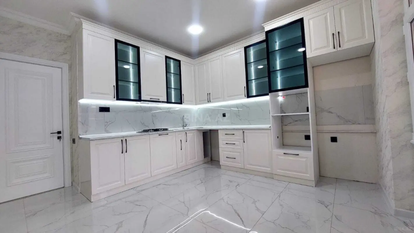 Satılır 3 otaqlı mənzil 110 m²