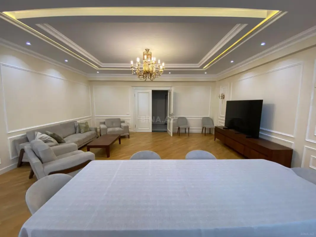 Kirayə verilir 4 otaqlı mənzil 180 m²