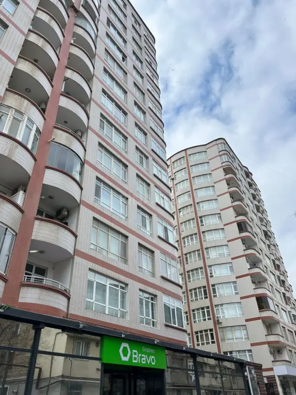 Satılır 3 otaqlı mənzil 110 m²