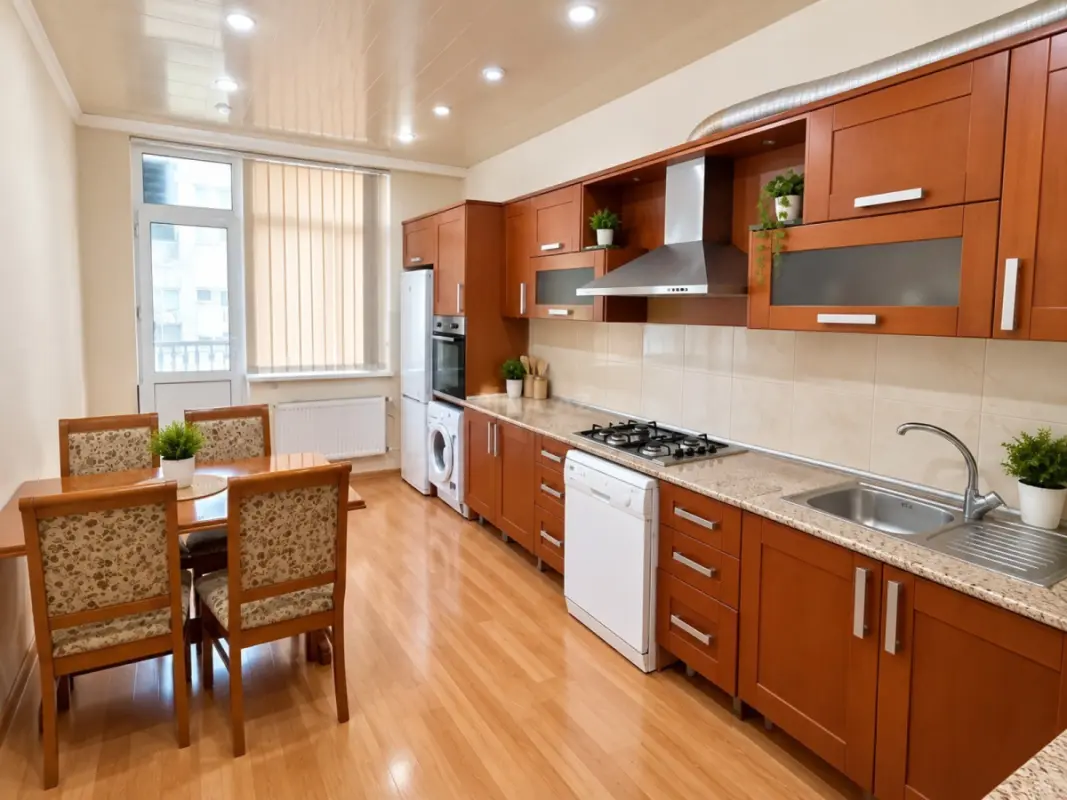 Satılır 4 otaqlı mənzil 210 m²