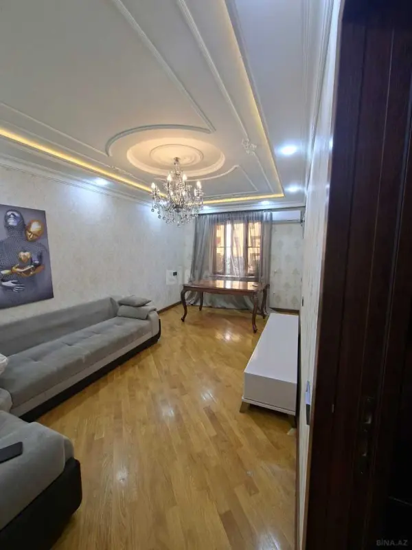 Kirayə verilir 2 otaqlı mənzil 75 m²