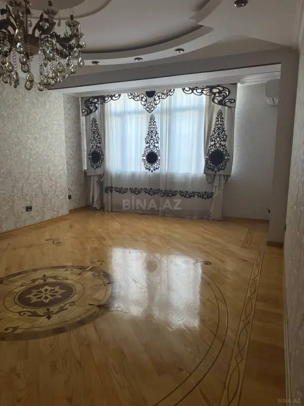 Satılır 4 otaqlı mənzil 165 m²