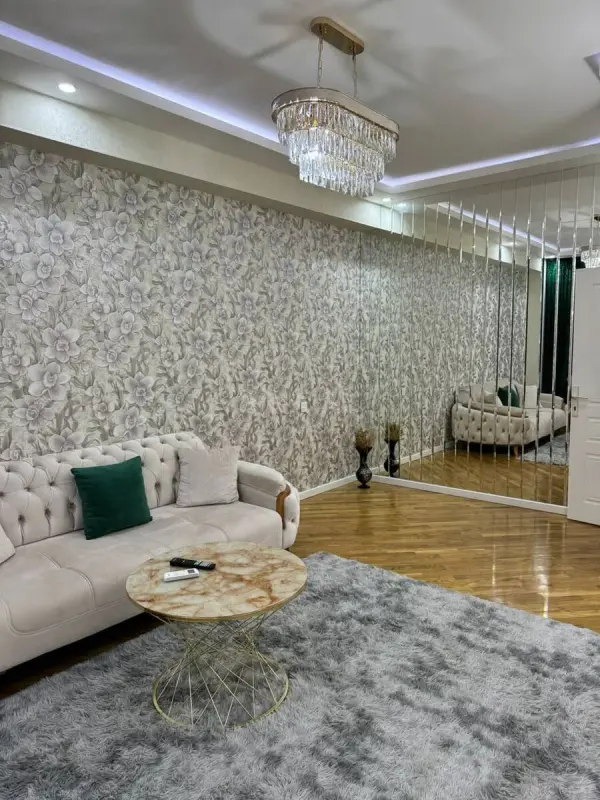 Kirayə verilir 2 otaqlı mənzil 75 m²