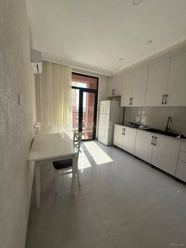 Kirayə verilir 2 otaqlı mənzil 88 m²