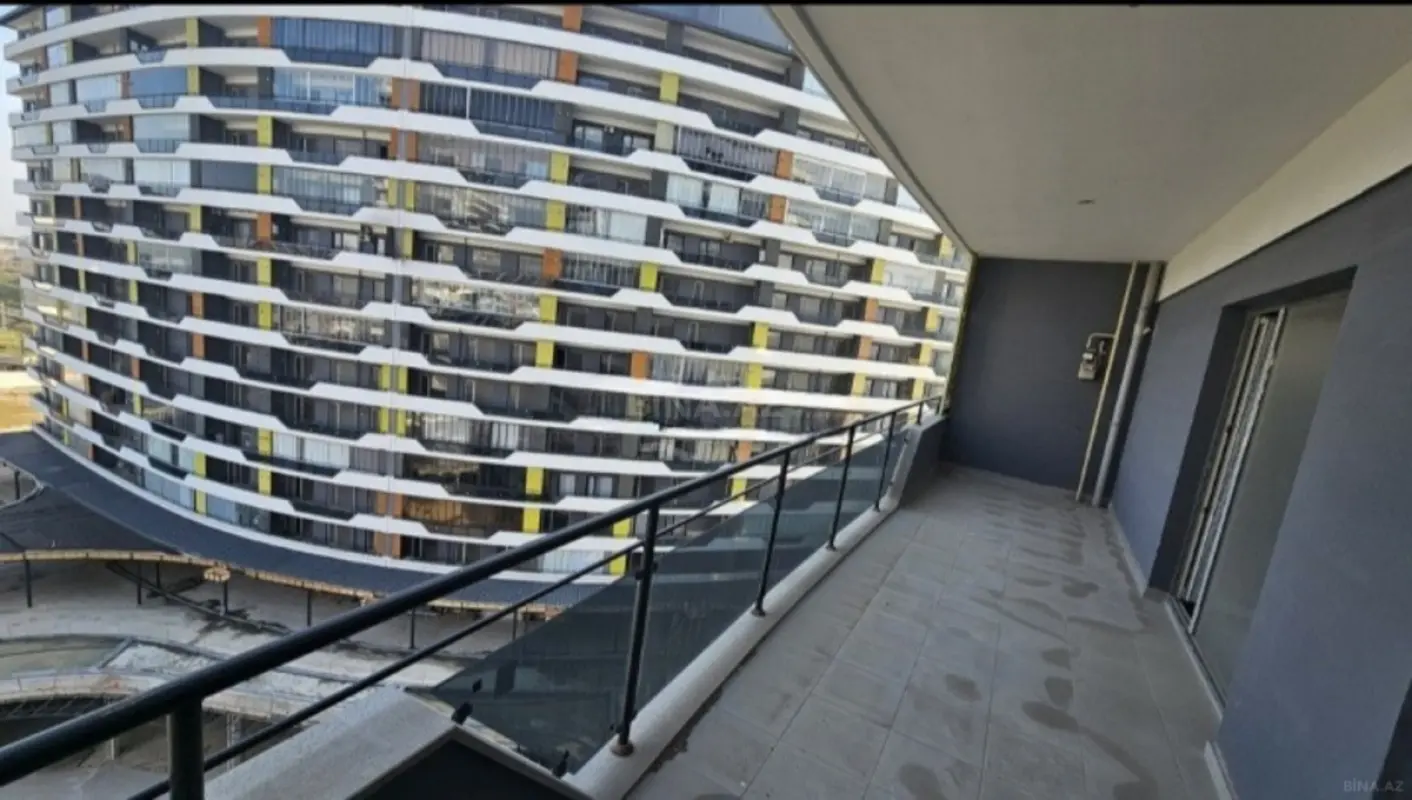 Satılır 2 otaqlı mənzil 92 m²