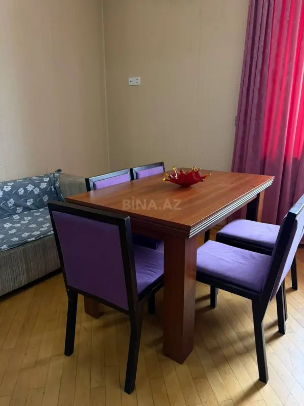 Kirayə verilir 2 otaqlı mənzil 75 m²
