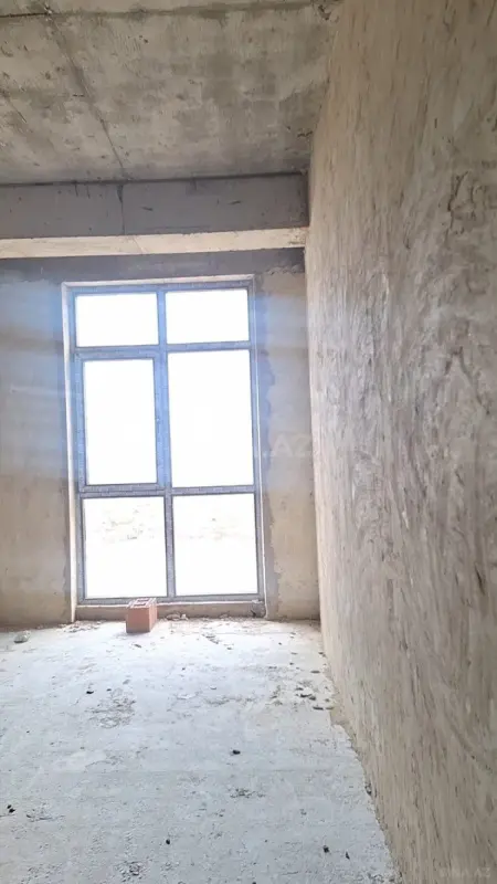 Satılır 4 otaqlı mənzil 210 m²