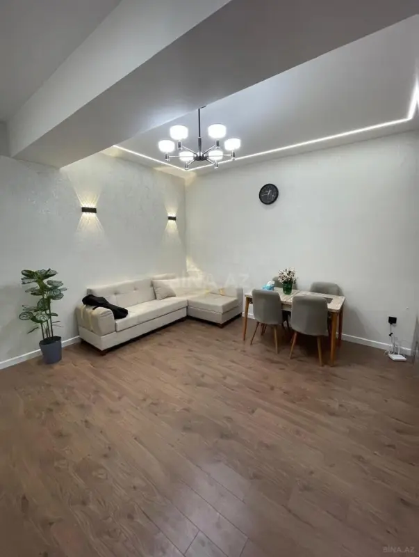 Kirayə verilir 2 otaqlı mənzil 90 m²