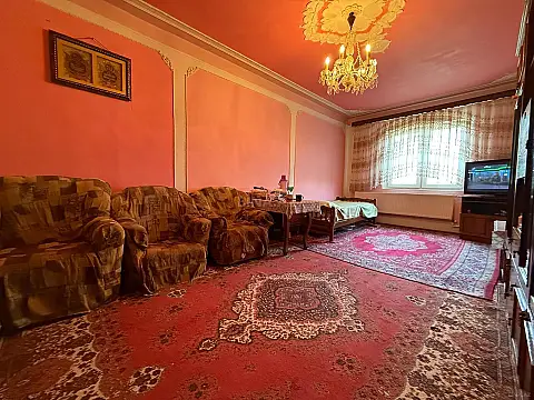 Satılır 3 otaqlı mənzil 80 m² — Bakı, Memar Əcəmi yanı 3 otaq 80.00 m²