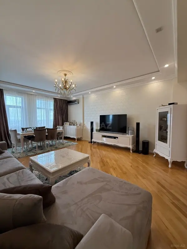 Satılır 2 otaqlı mənzil 112 m²