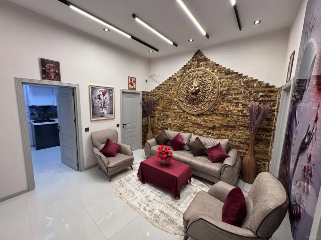 Satılır 2 otaqlı mənzil 70 m²