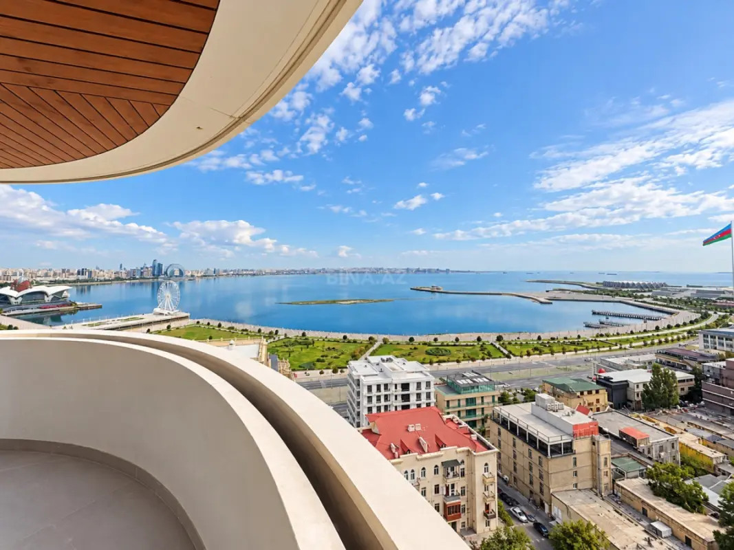 Satılır 5 otaqlı mənzil 304 m²