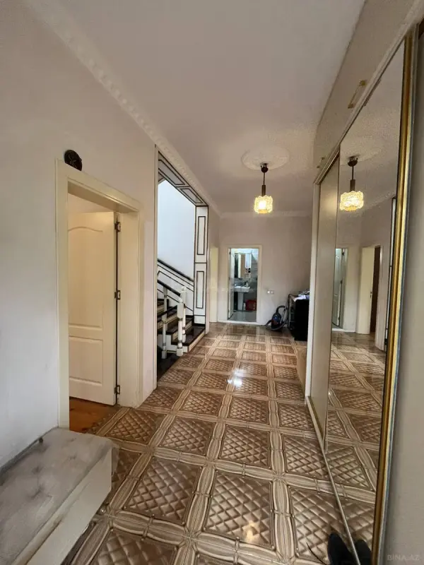 Satılır 6 otaqlı həyət evi 250 m²