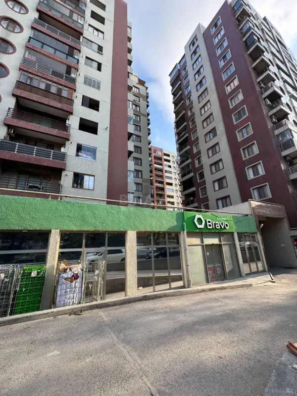 Satılır 4 otaqlı mənzil 220 m²