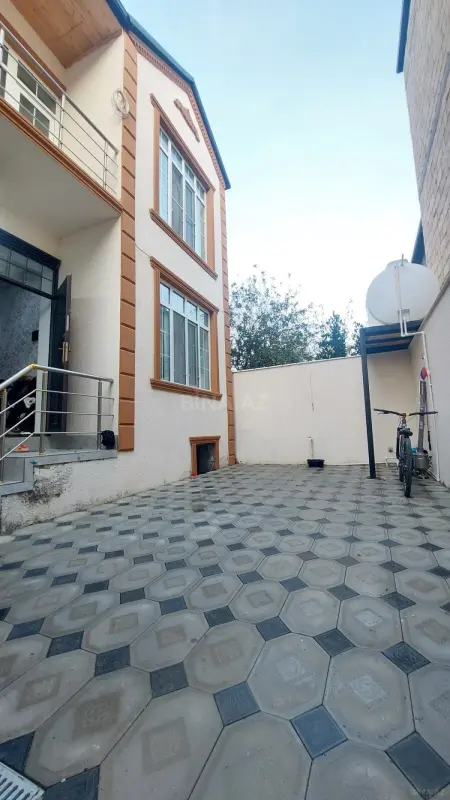 Satılır 4 otaqlı həyət evi 130 m²