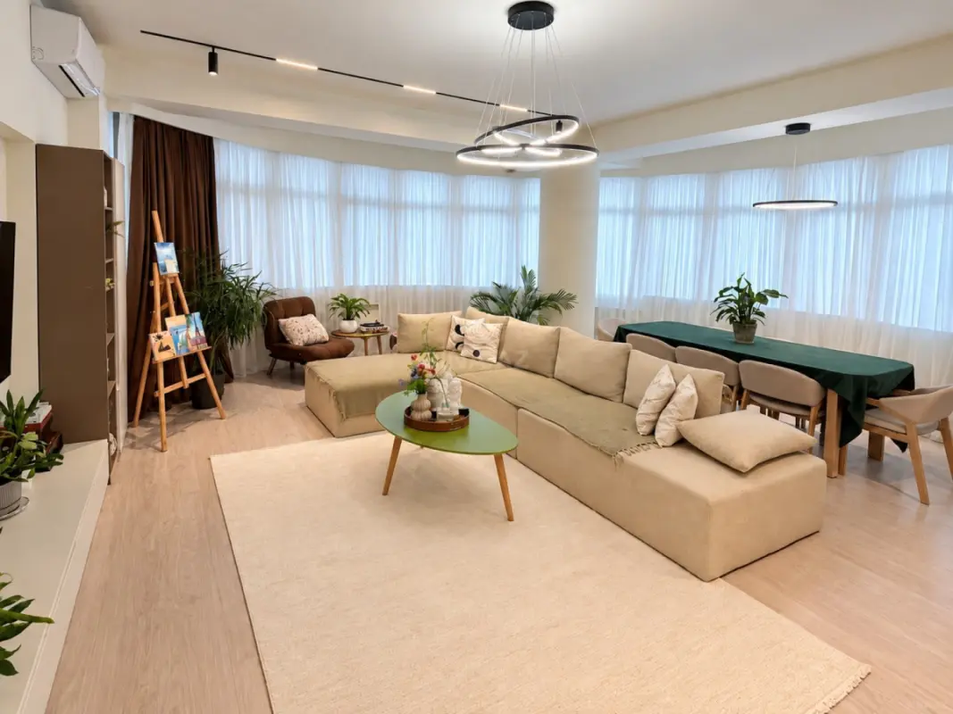 Satılır 3 otaqlı mənzil 135 m²