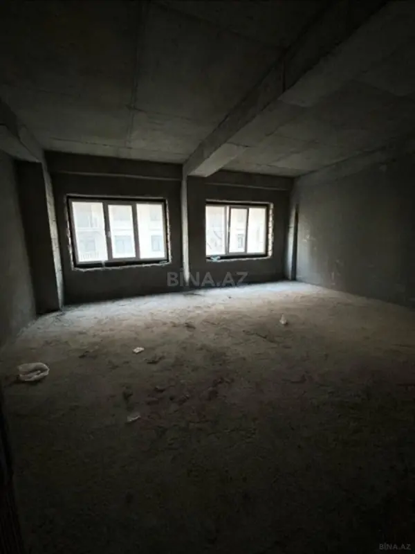 Satılır 5 otaqlı mənzil 203 m²