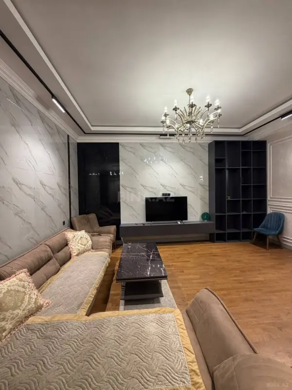 Satılır 3 otaqlı mənzil 136 m²