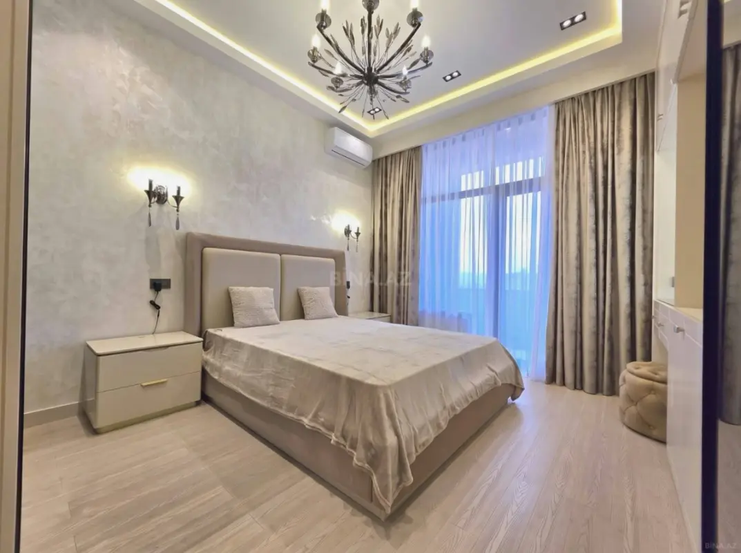 Satılır 3 otaqlı mənzil 120 m²