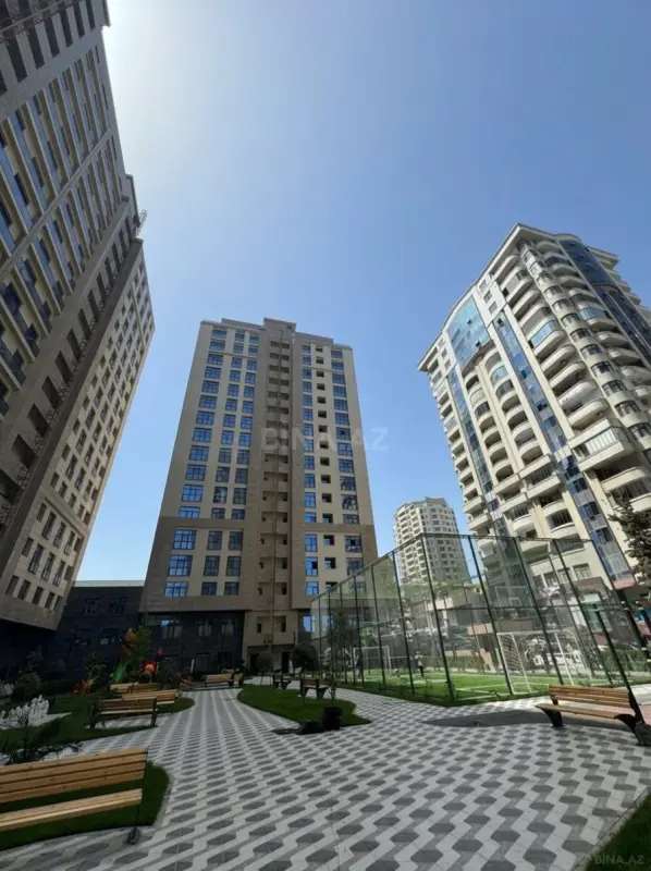 Satılır 4 otaqlı mənzil 145 m²