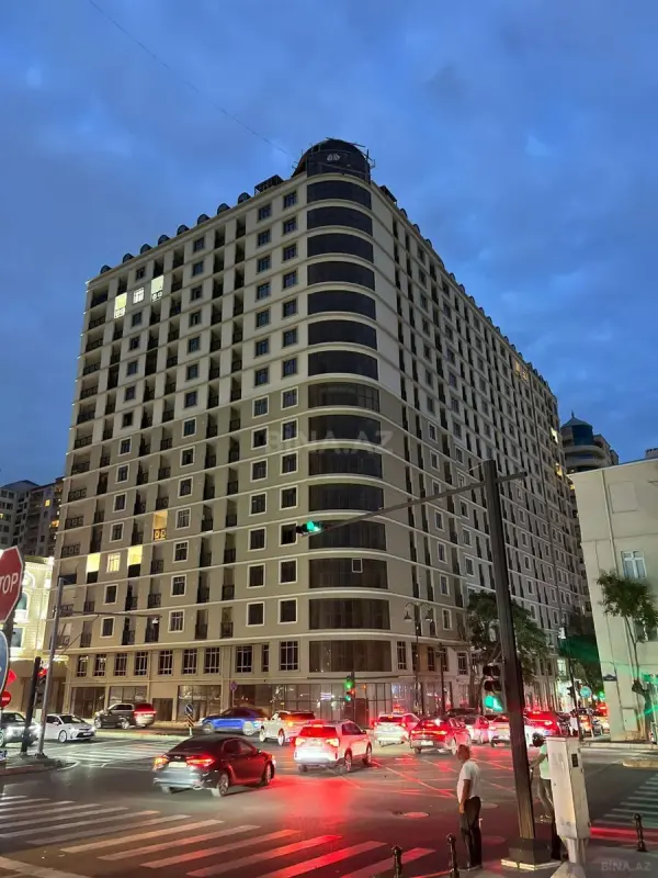 Satılır 3 otaqlı mənzil 134 m²