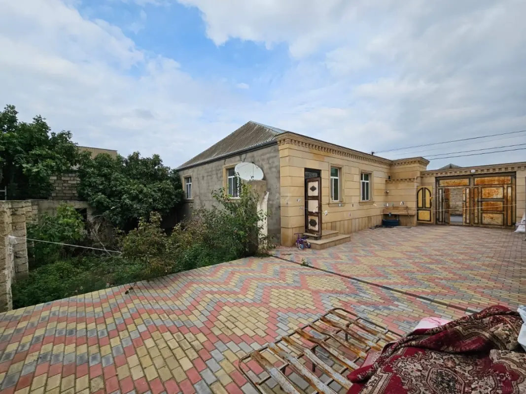 Satılır 4 otaqlı həyət evi 136 m²