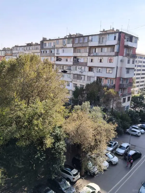 Satılır 5 otaqlı mənzil 120 m²