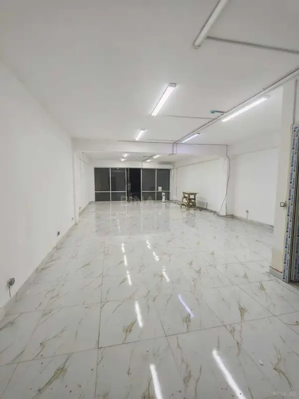 Kirayə verilir obyekt 105 m²