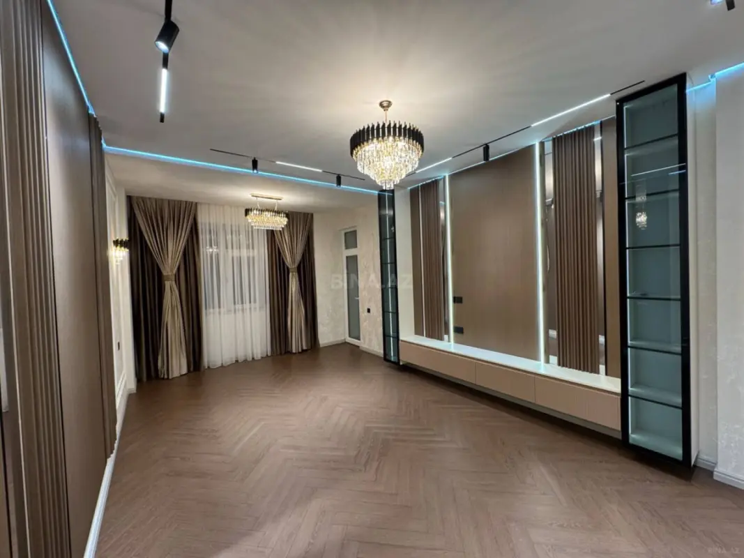 Satılır 3 otaqlı mənzil 105 m²