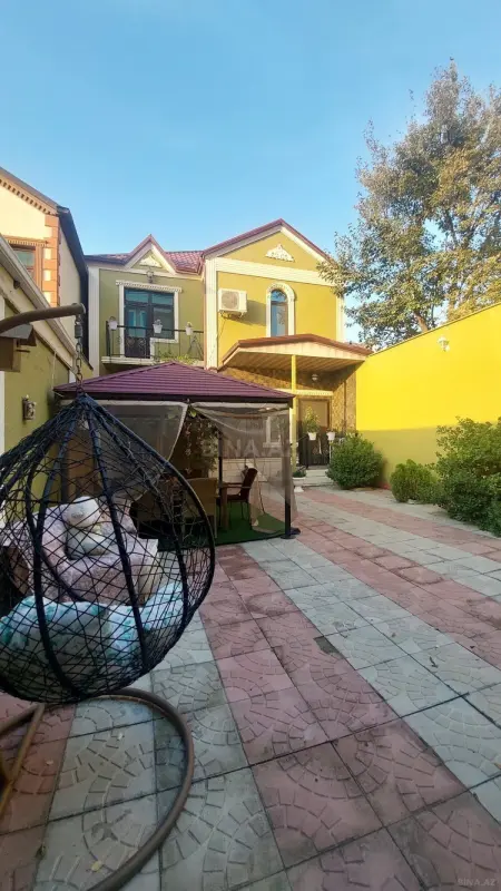 Satılır 5 otaqlı həyət evi 200 m²