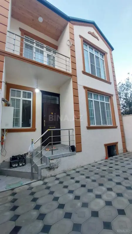 Satılır 4 otaqlı həyət evi 140 m²