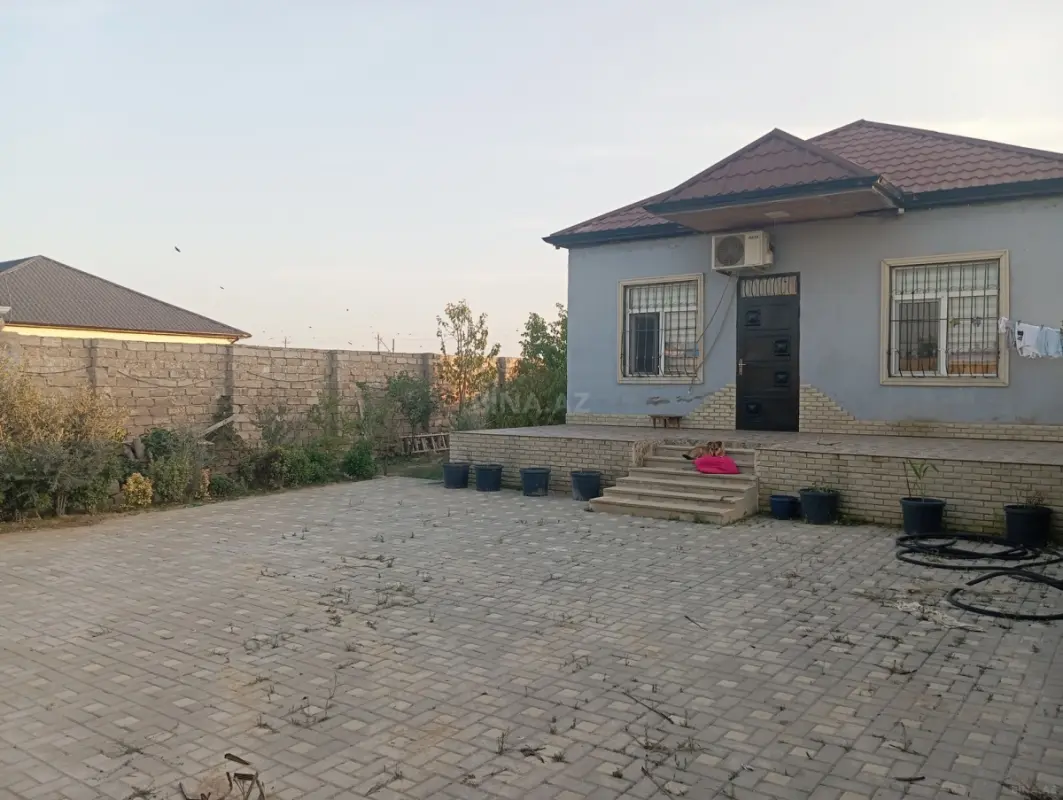 Satılır 4 otaqlı həyət evi 100 m²