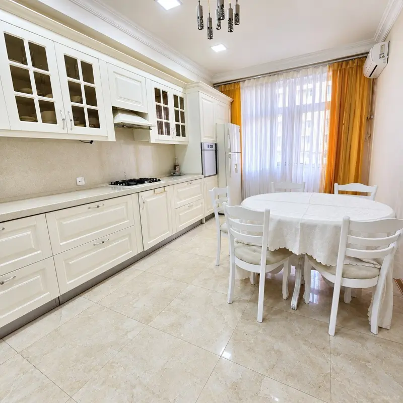 Satılır 3 otaqlı mənzil 120 m²
