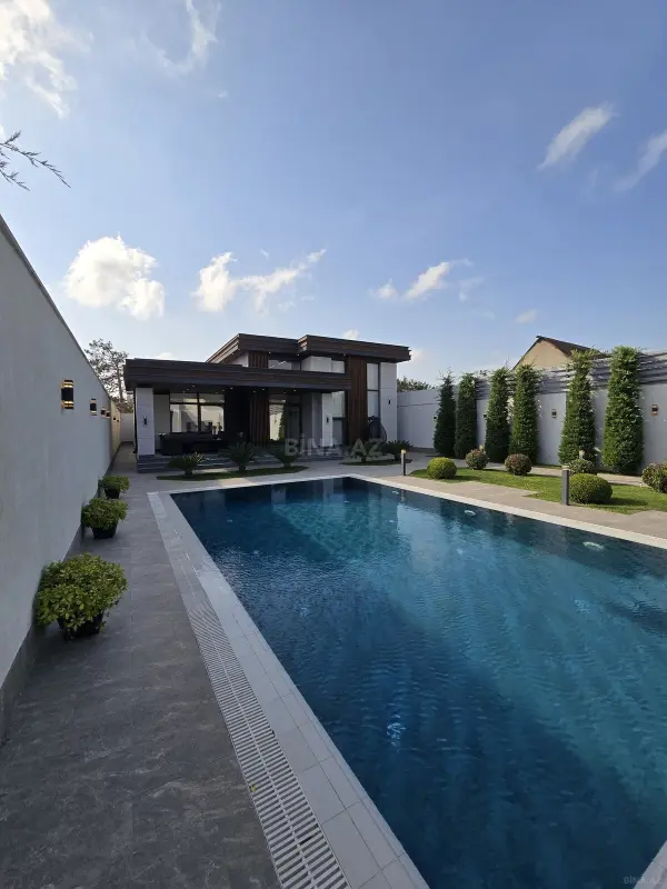 Satılır 5 otaqlı həyət evi 240 m²