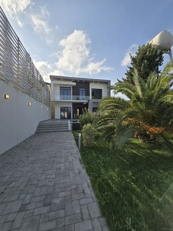 Satılır 5 otaqlı həyət evi 200 m²