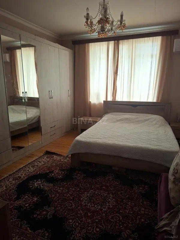 Satılır 2 otaqlı mənzil 83.5 m²