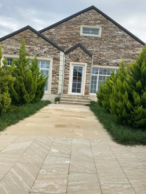 Satılır 4 otaqlı həyət evi 140 m²