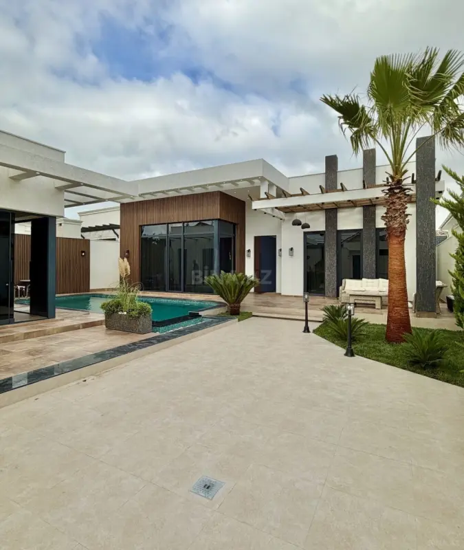 Satılır 5 otaqlı həyət evi 225 m²
