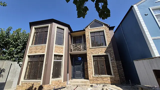 Satılır 4 otaqlı həyət evi 180 m² — Sumqayıt 4 otaq 180.00 m²