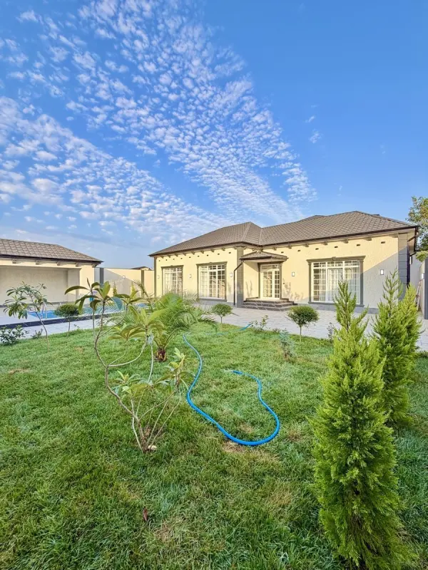 Satılır 5 otaqlı həyət evi 180 m²