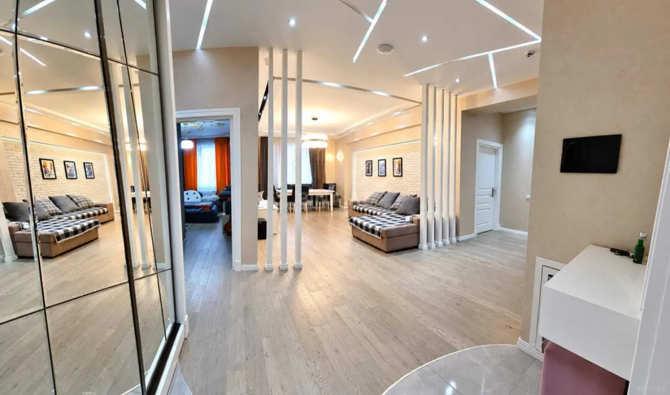 Satılır 3 otaqlı mənzil 120 m²