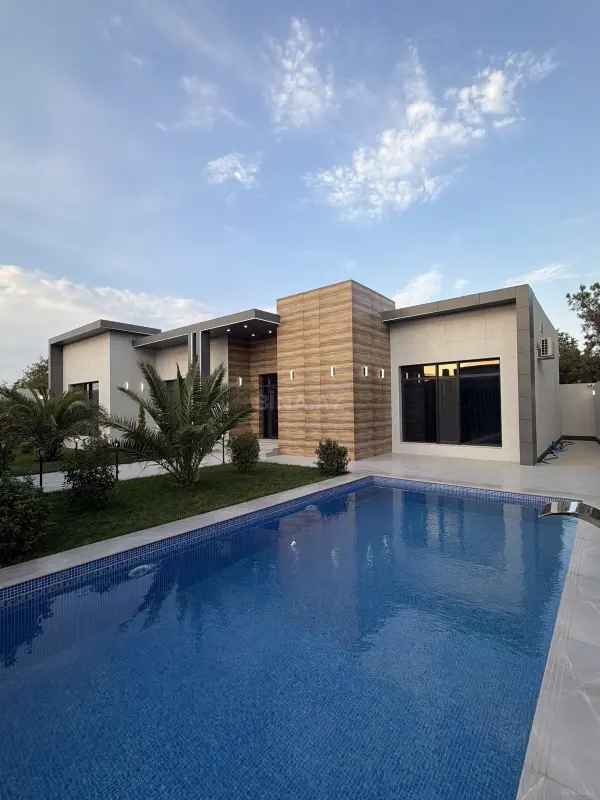 Satılır 5 otaqlı həyət evi 230 m²