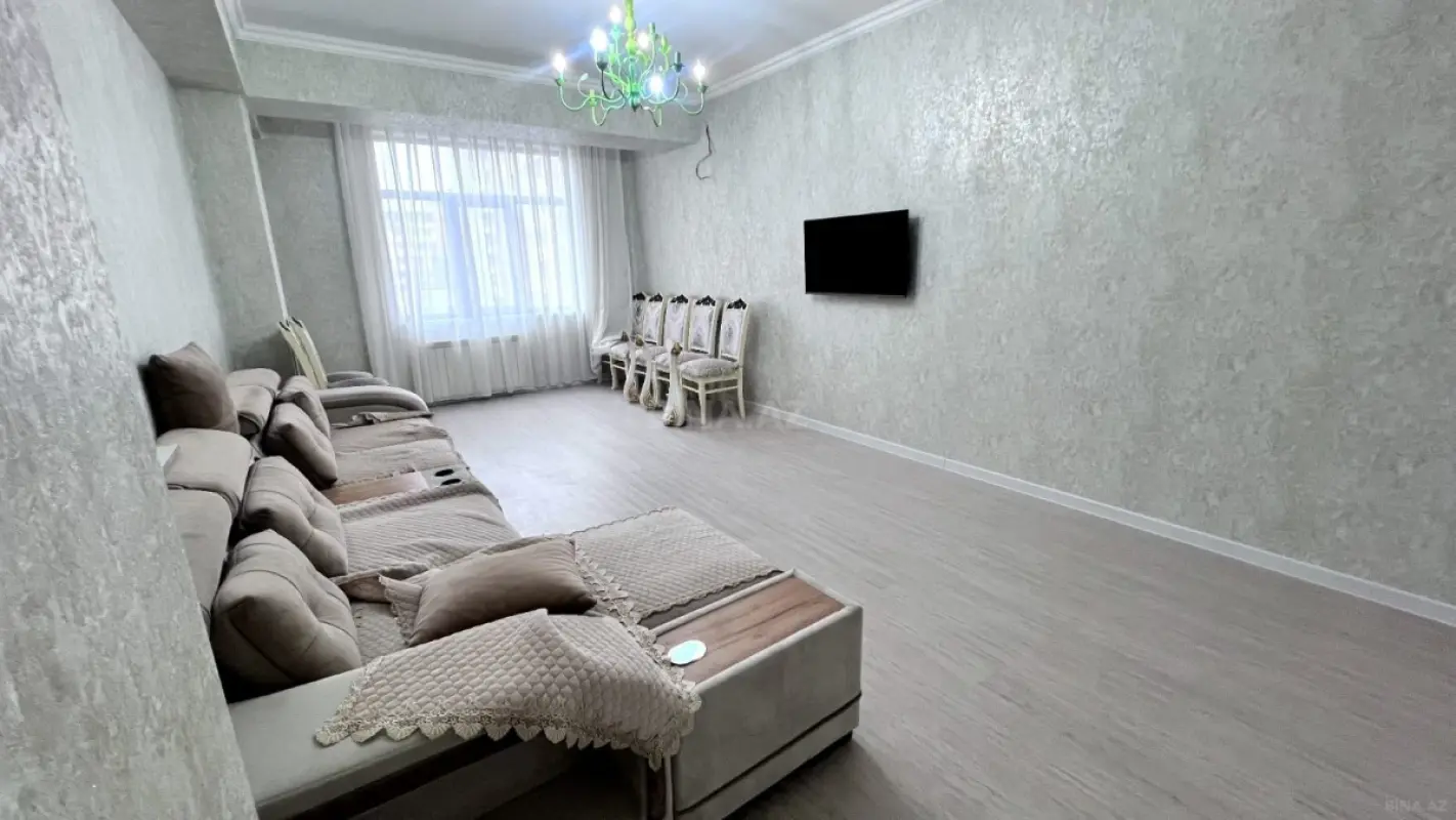 Kirayə verilir 2 otaqlı mənzil 75 m²