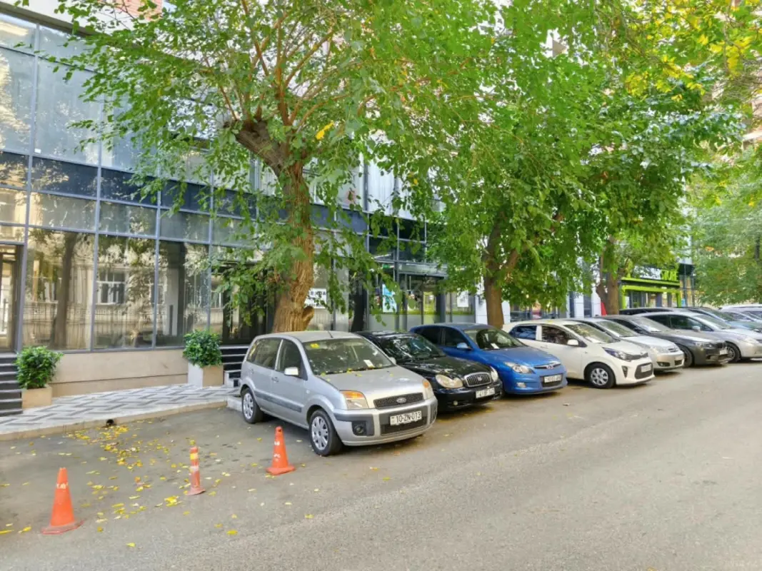 Kirayə verilir obyekt 180 m²