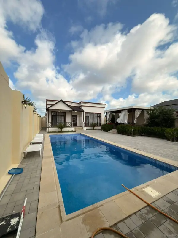 Satılır 4 otaqlı həyət evi 170 m²