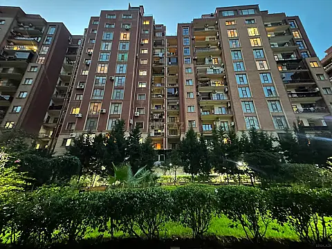 Satılır 4 otaqlı mənzil 181 m² — Bakı 4 otaq 181.00 m²