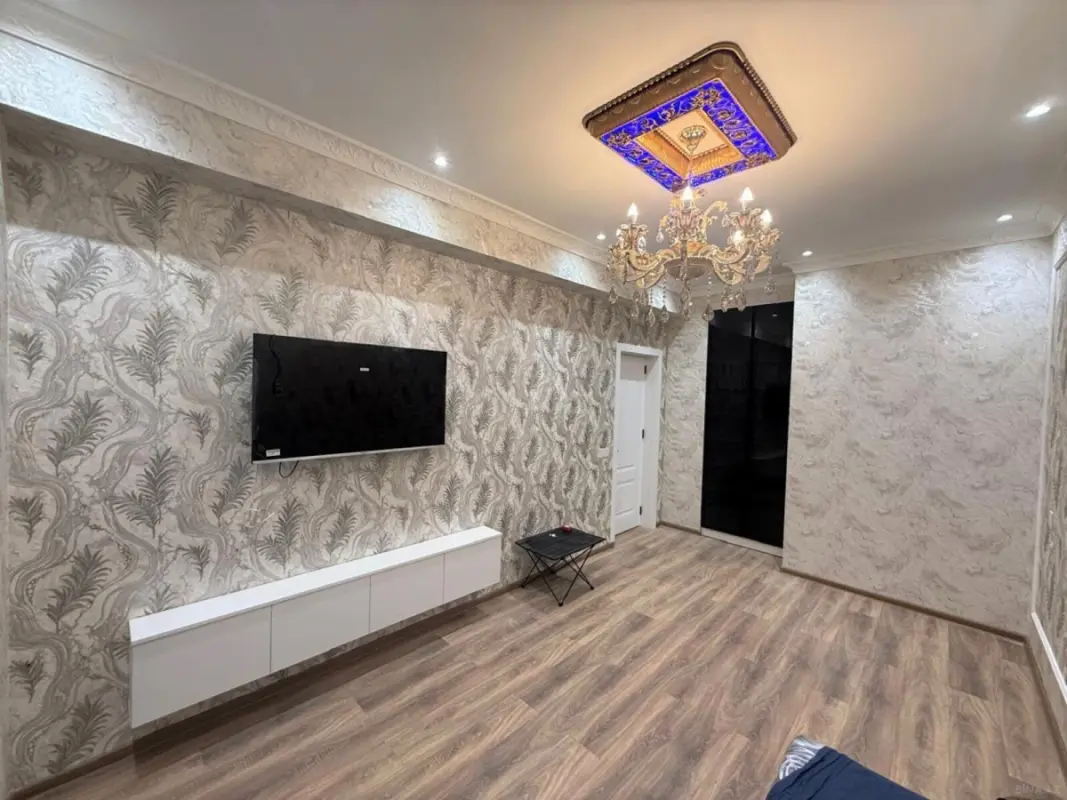 Satılır 2 otaqlı mənzil 75 m²